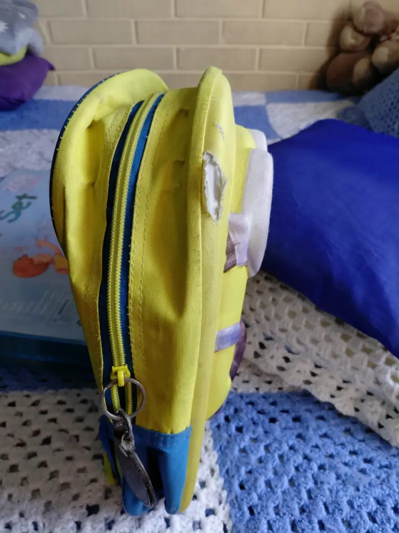 Mochila infantil Minions Bob amarilla - 6