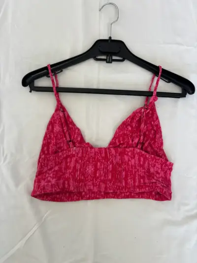 Top corto rosa con tirantes delgados - miniatura 2