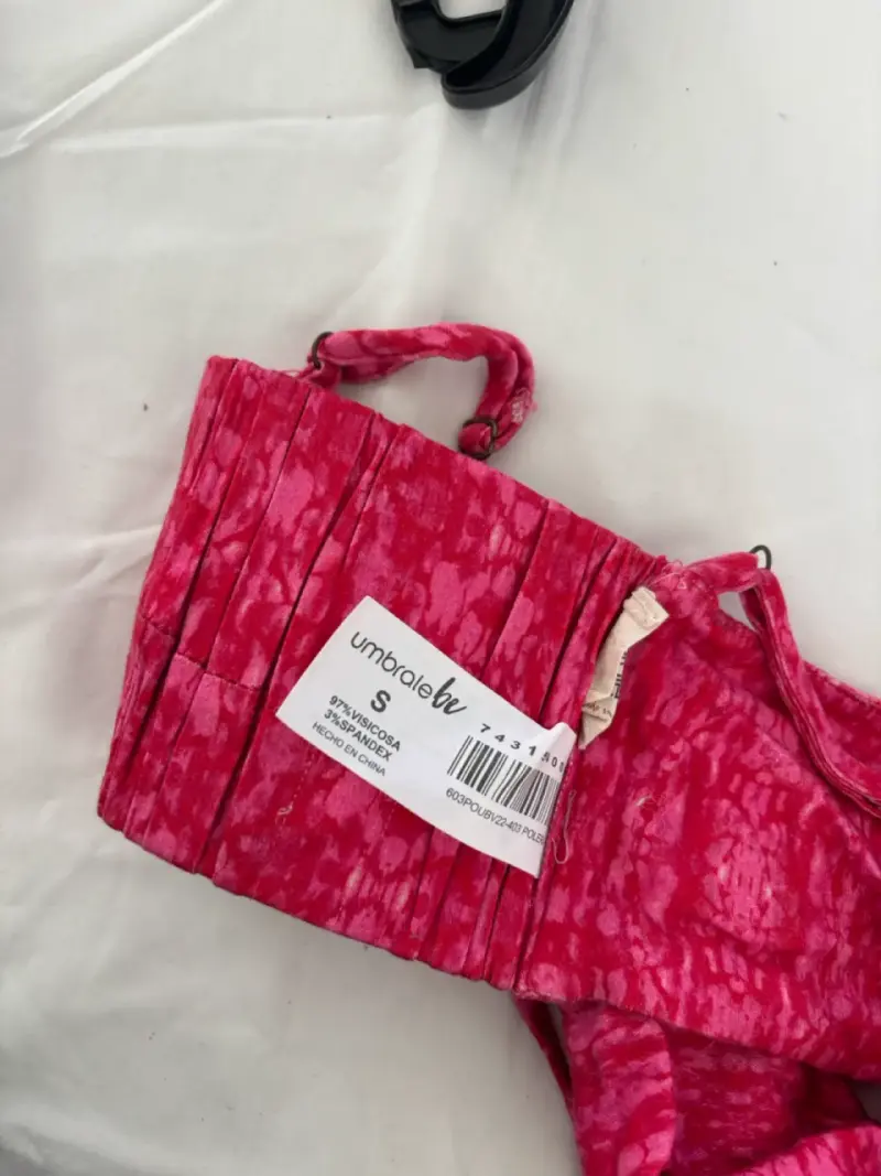 Top corto rosa con tirantes delgados - 3