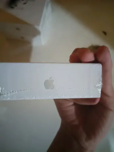Apple AirPods Pro nuevos en caja - miniatura 5