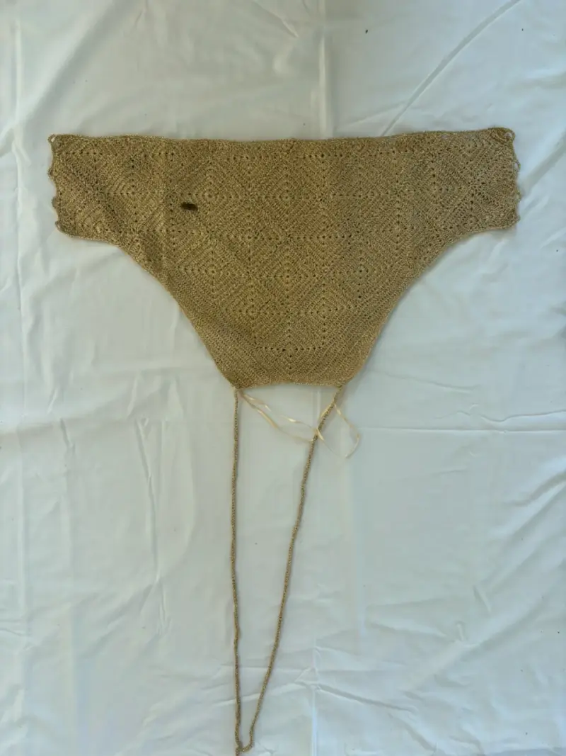 Top tejido a crochet color beige - 1