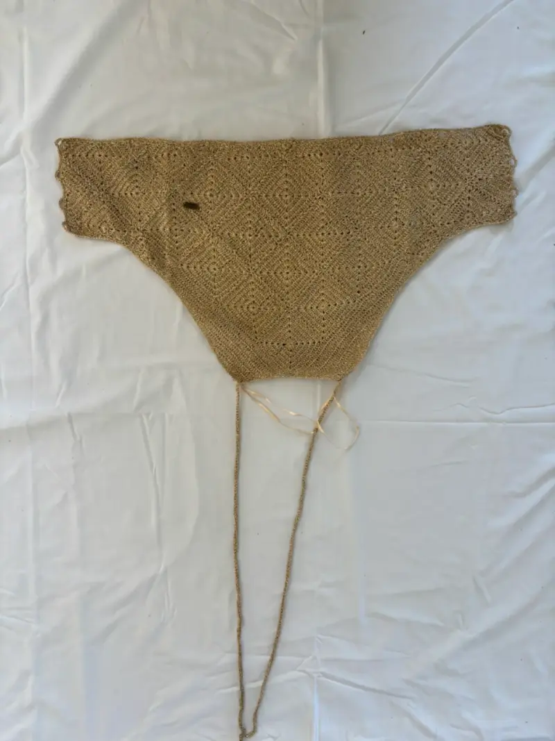 Top tejido a crochet color beige - 2