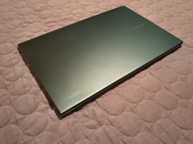 Laptop ASUS VivoBook verde en buen estado - 5