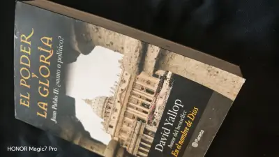 Libro 'El Poder y la Gloria' de David Yallop - miniatura 1