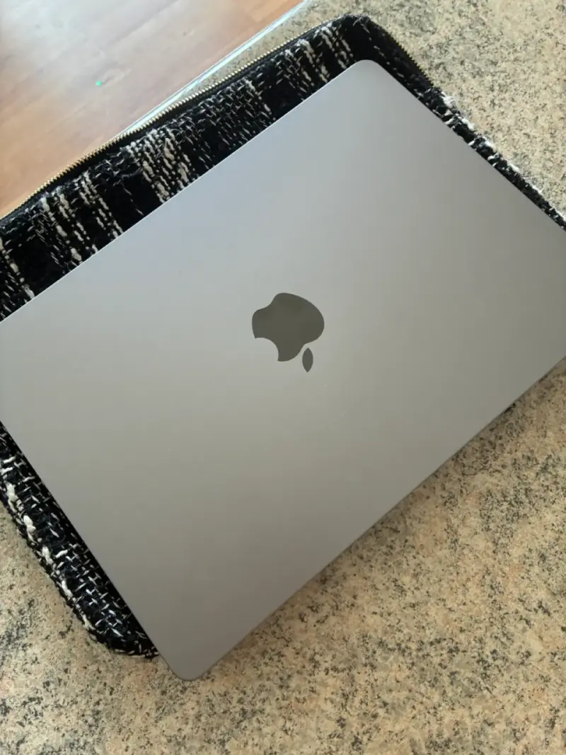 Laptop Apple MacBook Air M2 13 pulgadas - 2