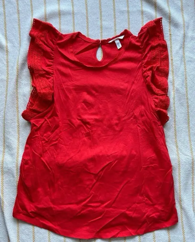 Polera maternal con volantes y encaje - 1