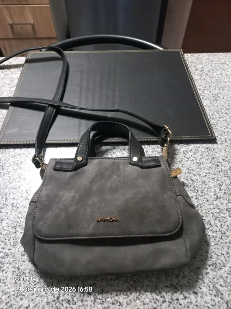 Cartera Amphora gris con correa ajustable - 1