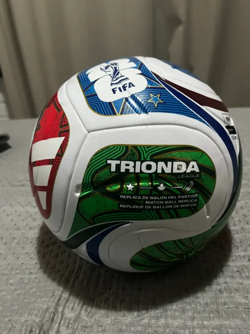 Balón de fútbol Adidas diseño colorido - 2