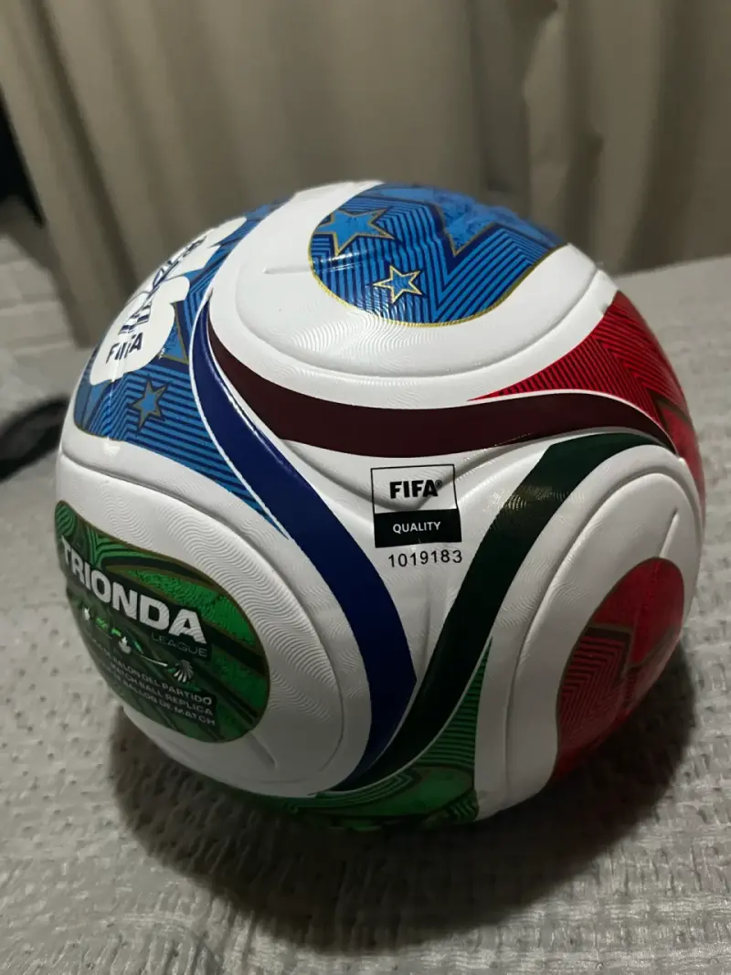 Balón de fútbol Adidas diseño colorido - 3