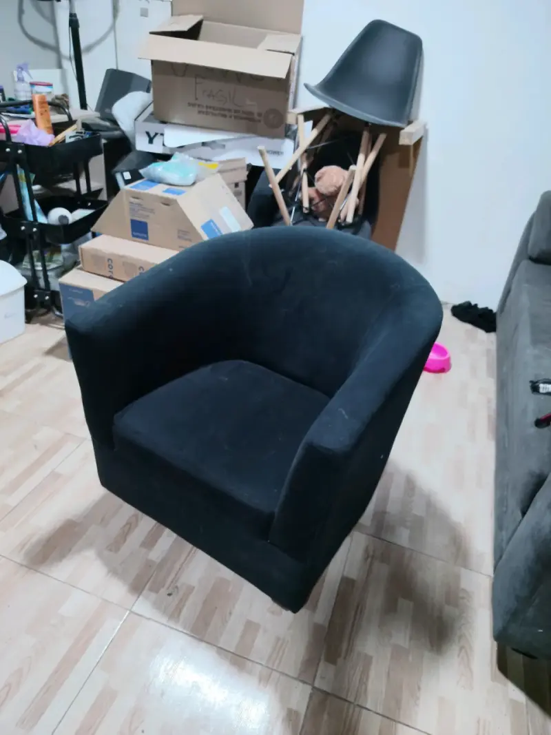 Sillón individual negro cómodo y moderno - 1