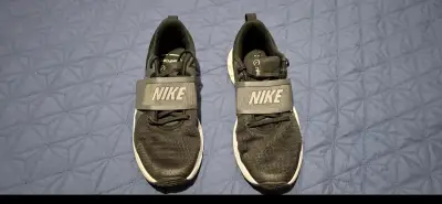 Zapatillas Nike negras deportivas - miniatura 2
