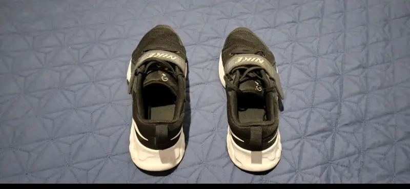 Zapatillas Nike negras deportivas - 3