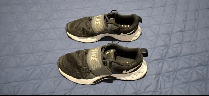 Zapatillas Nike negras deportivas - 4