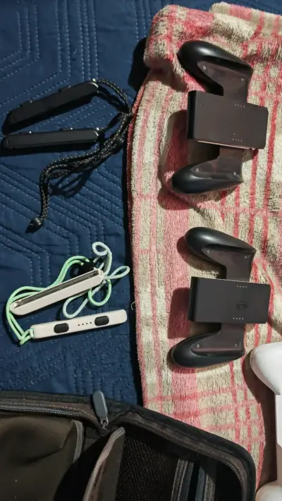 Consola portátil con controles coloridos - miniatura 6