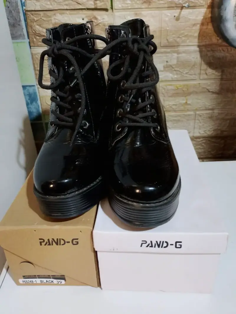 Botines negros de charol Pand-G - 1