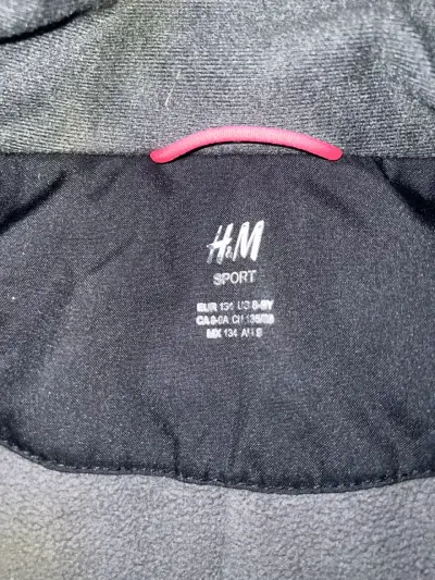 Chaqueta negra con cierre rojo para niña - miniatura 3