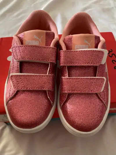 Zapatillas Puma rosadas con velcro talla 28 - miniatura 2