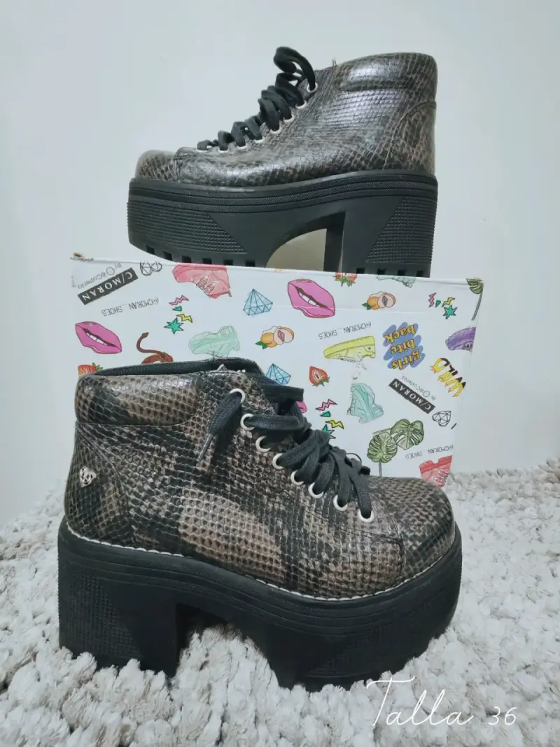Botines cmoran estilo serpiente talla 36