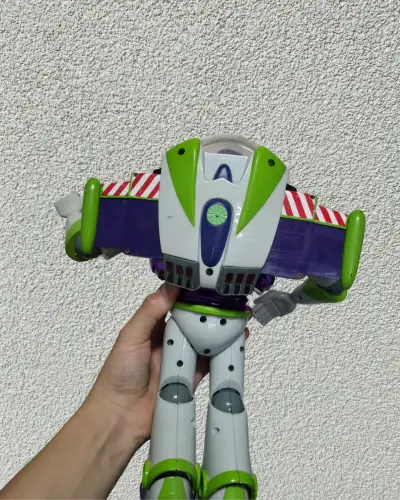 Figura de acción Buzz Lightyear articulada - miniatura 3
