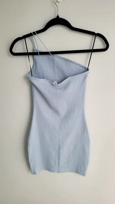 Vestido H&M asimétrico celeste. - miniatura 4