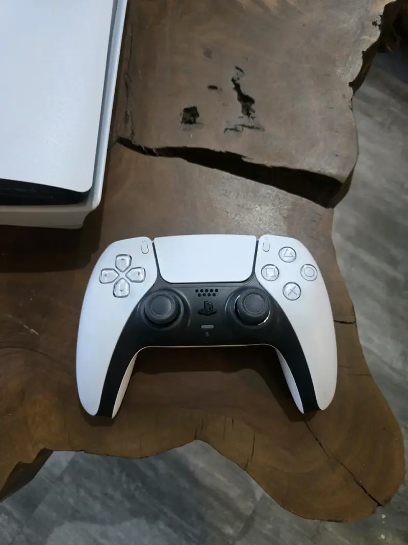 Consola PlayStation 5 slim con control DualSense - 2