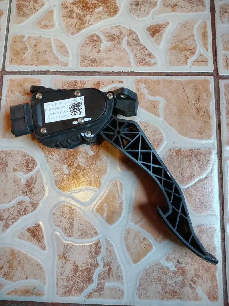Pedal de acelerador para auto Chevrolet sail 1.5 - 2