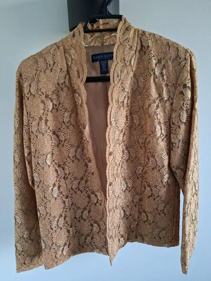 Chaqueta de encaje beige elegante - 3