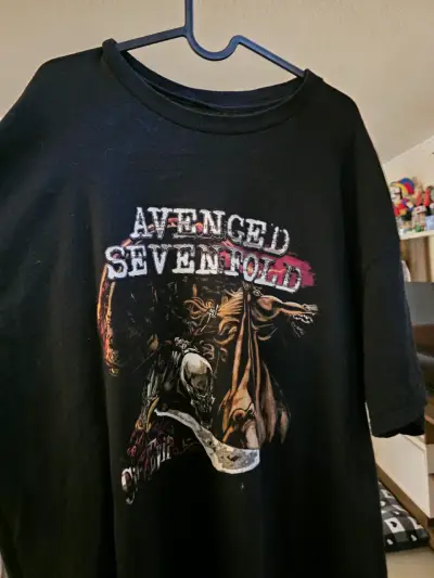 Polera Avenged Sevenfold negra con diseño - miniatura 1