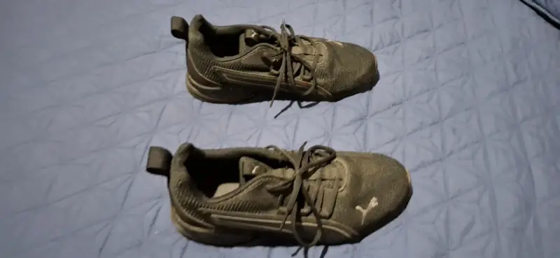 Zapatillas deportivas Puma negras usadas - 4
