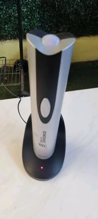 Sacacorchos eléctrico Oster con base - miniatura 3