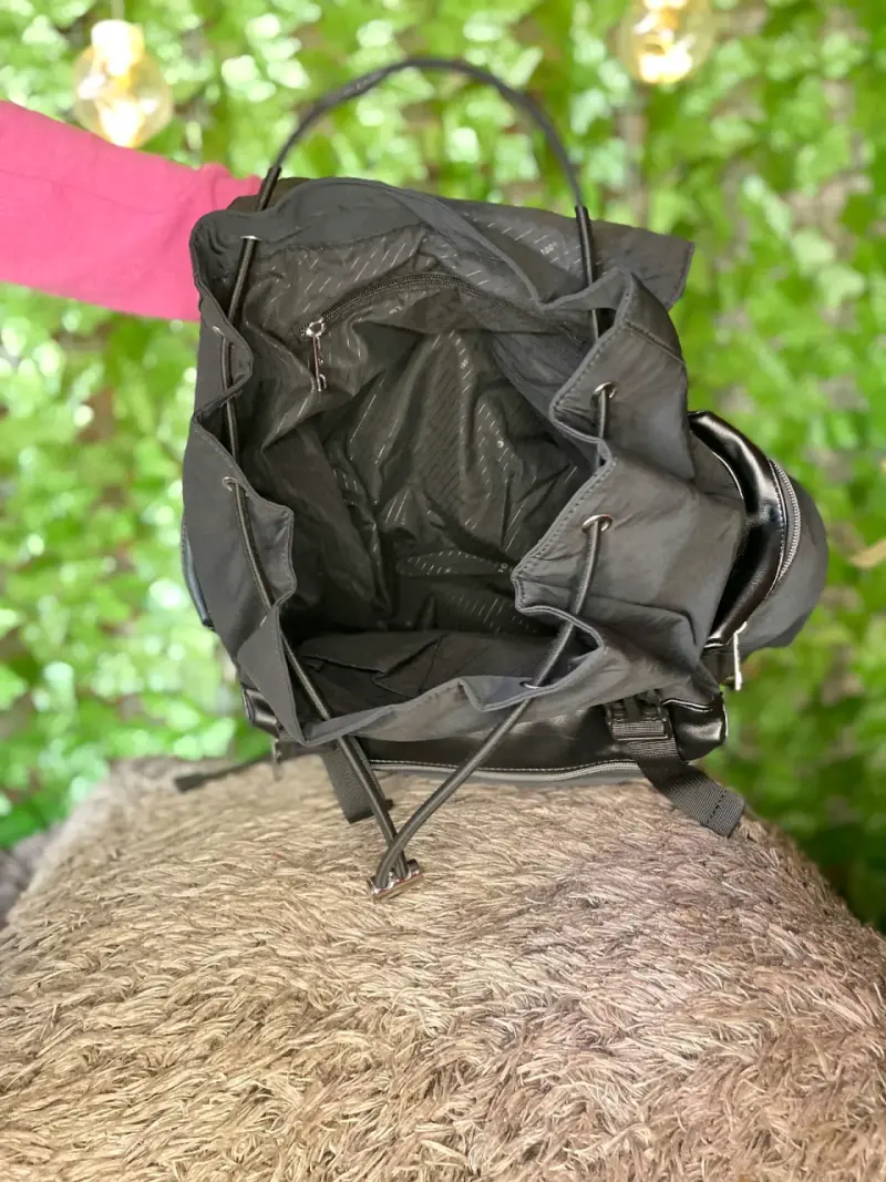 Mochila negra Xtrem con múltiples compartimentos - 5