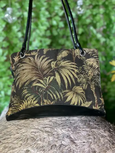 Bolso de mano estampado tropical elegante - miniatura 3