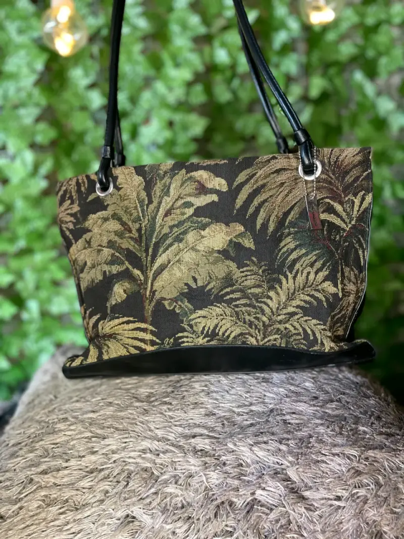 Bolso de mano estampado tropical elegante - 4