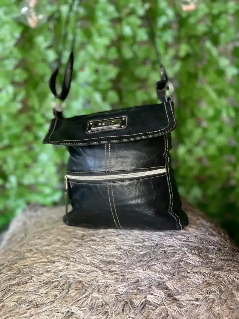 Bolso bandolera negro Relic de cuero - 1