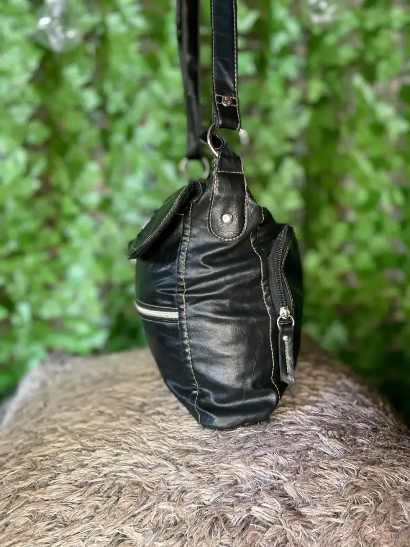 Bolso bandolera negro Relic de cuero - 2