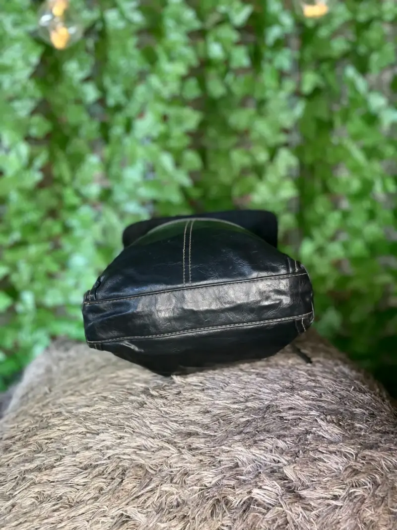 Bolso bandolera negro Relic de cuero - 4