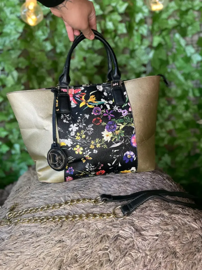 Bolso de mano floral con detalles dorados - 2