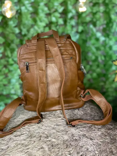 Mochila de cuero marrón elegante - miniatura 2