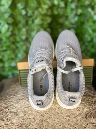 Zapatillas deportivas grises de malla - miniatura 1