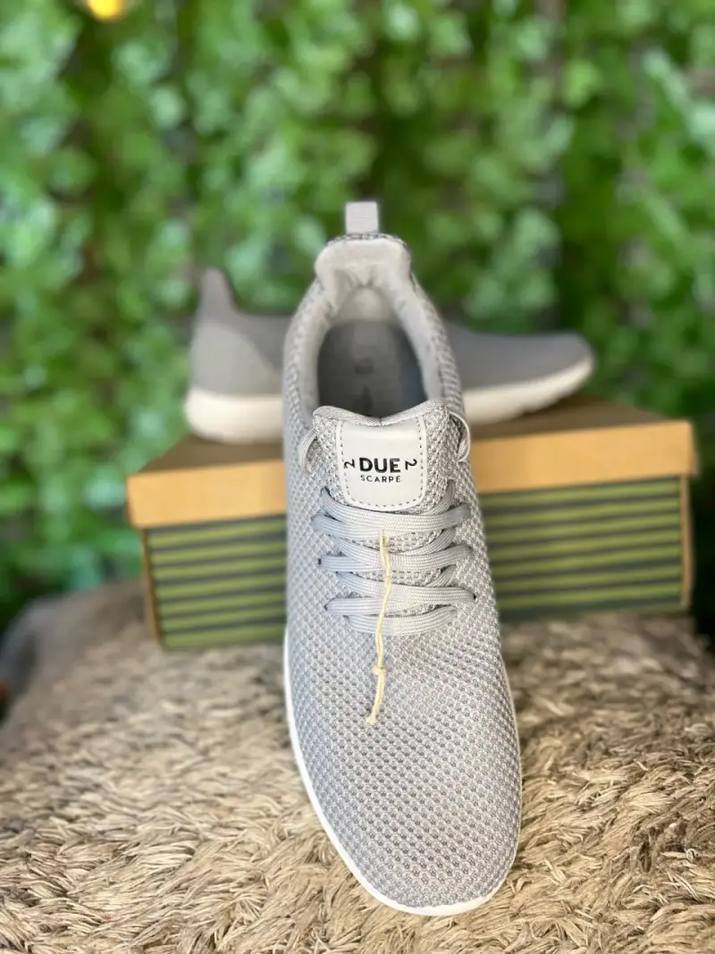 Zapatillas deportivas grises de malla - 5