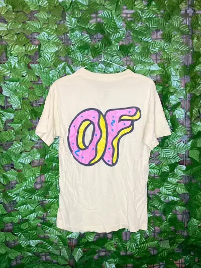 Polera beige con diseño gráfico OF - miniatura 1