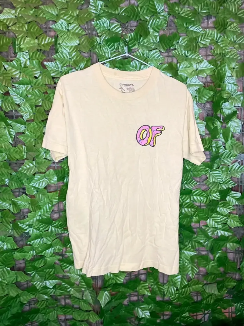 Polera beige con diseño gráfico OF - 2