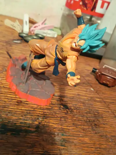 Figura de goku ssj blue - miniatura 2