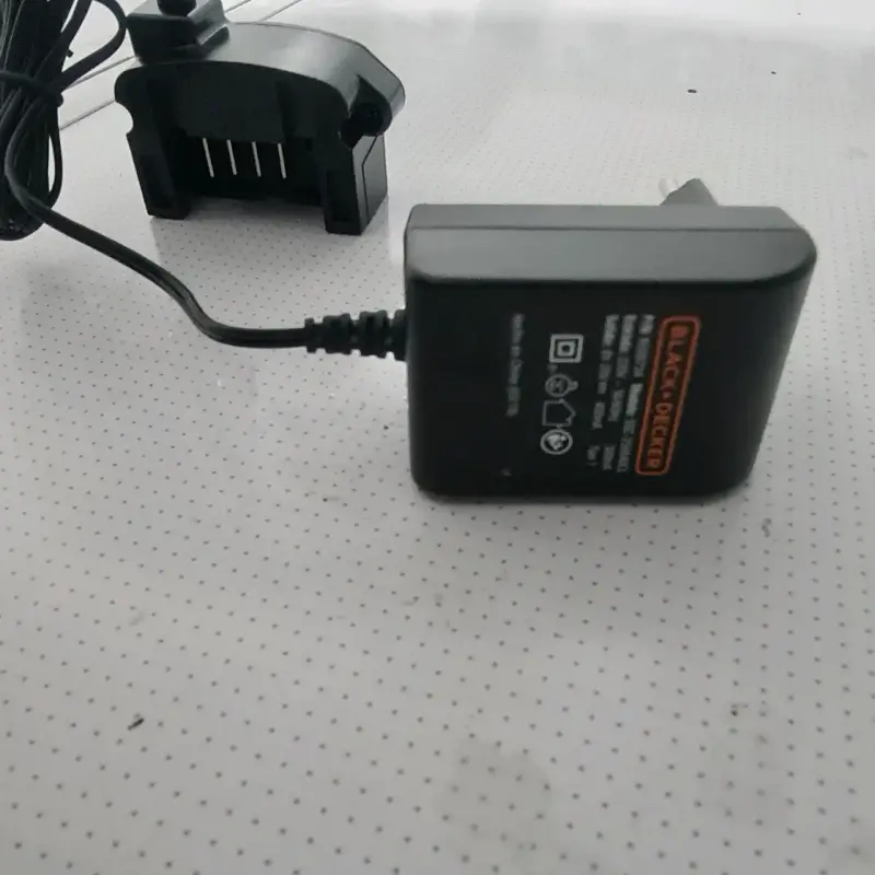 Cargador Black+Decker para baterías 20v - 3