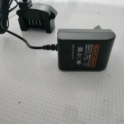 Cargador Black+Decker para baterías 20v - miniatura 3