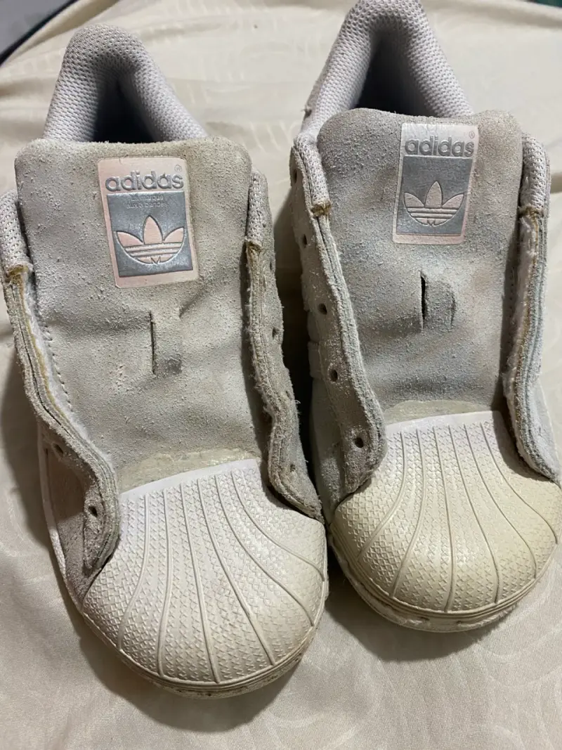 Zapatillas Adidas Superstar beige usadas - 2