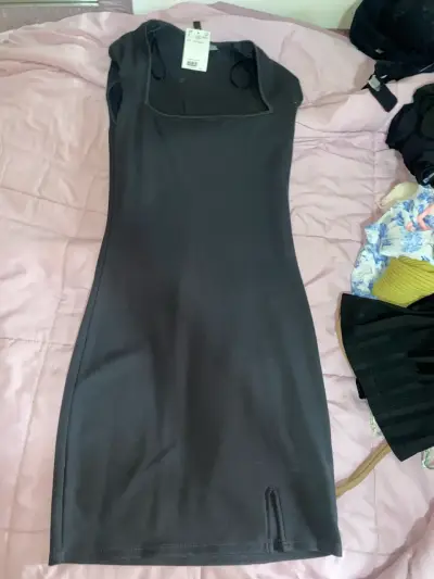 Vestido negro sin mangas nuevo con etiqueta - miniatura 1