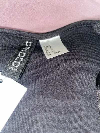 Vestido negro sin mangas nuevo con etiqueta - miniatura 3