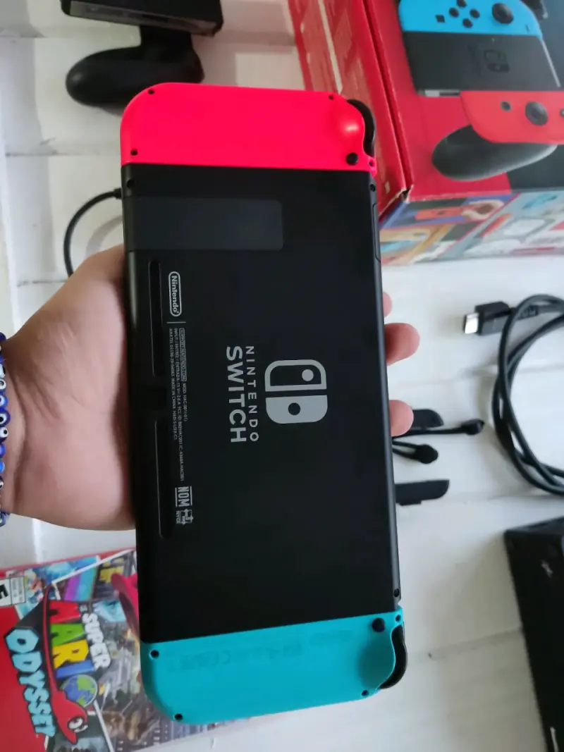 Nintendo Switch V2 con juegos - 3