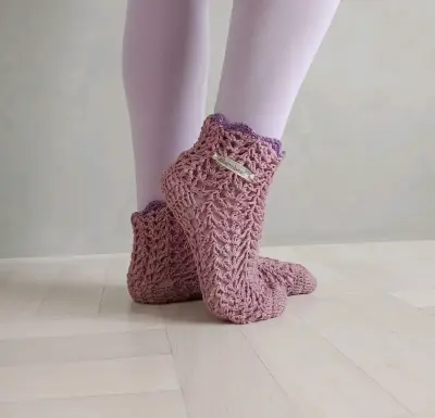 Calcetines tejidos a mano en colores vibrantes - miniatura 2
